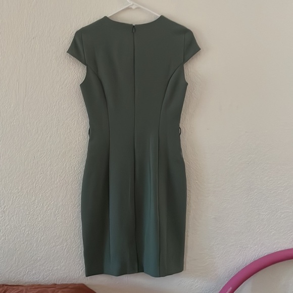 H&M Green Dress. - Picture 4 of 6